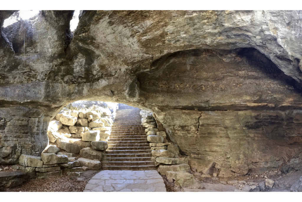 Longhorn cavern entrance